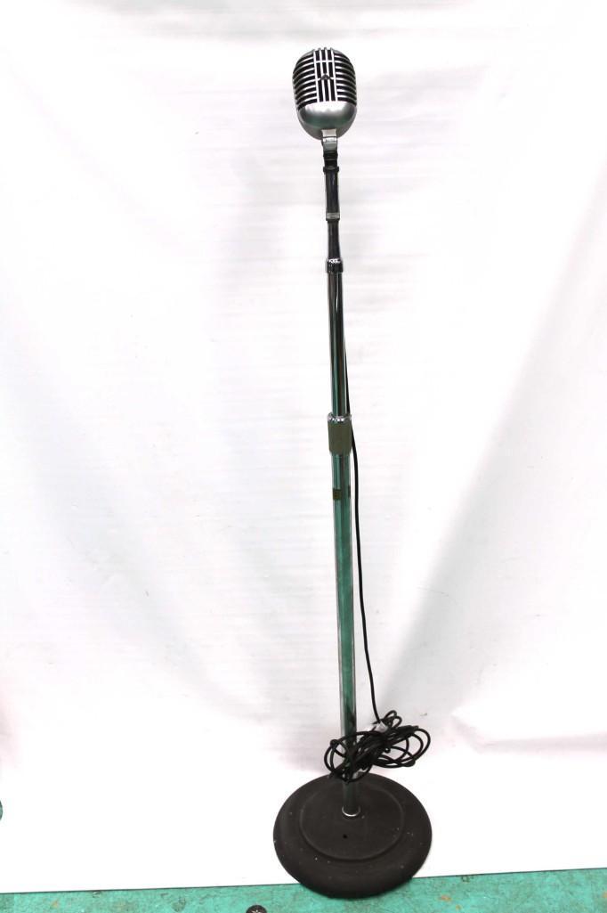 Vintage 1950s Astatic DR-10 Crystal Cardioid Microphone: Vintage 1950s Astatic DR-10 Crystal Cardioid Microphone with F-11 Adapter Cable and Vintage 1950s Atlas Sound Mic Stand . Excellent condition! Still Works! 6'3" - 3'10" Condition: Excellent.