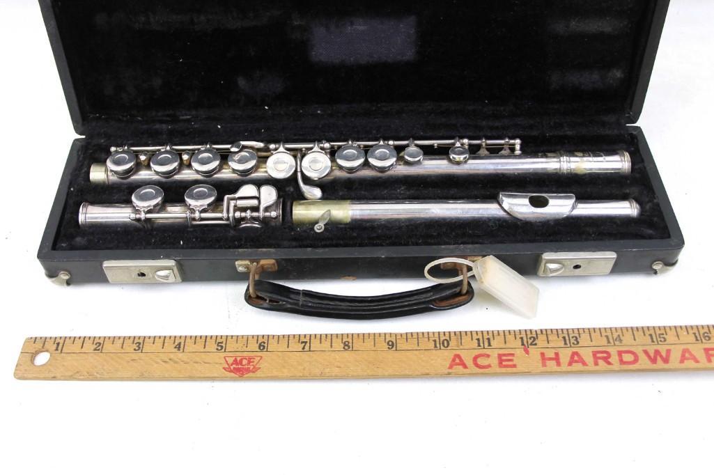 Armstrong Flute with Case: Armstrong Flute with Case . Nice used musical band instrument