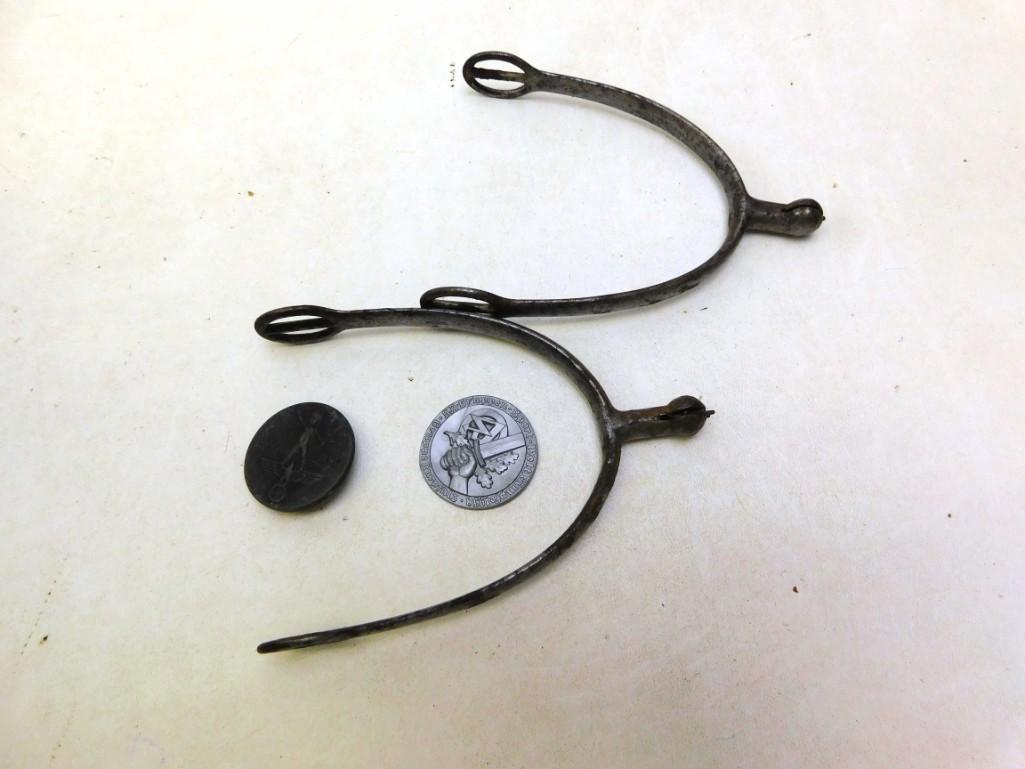WW 2 German Pair of Army Spurs and 2 Pinbacks: WW 2 German Pair of Army Spurs and 2 Pinbacks 1 - SA Pin 1 - May Day Pin