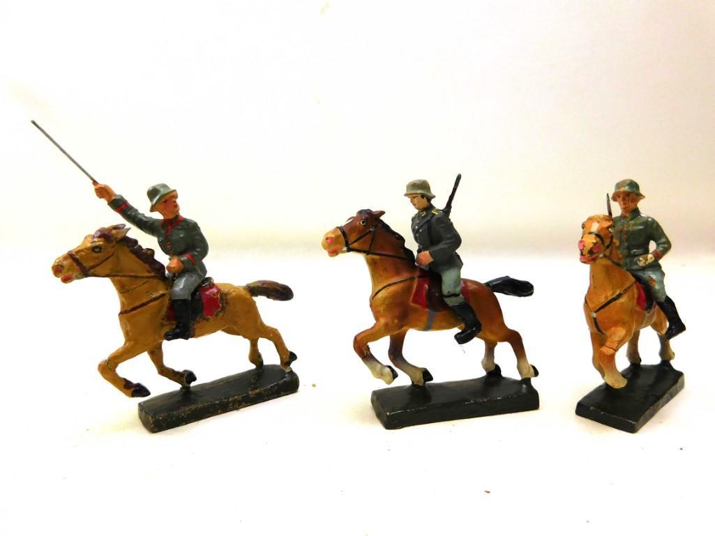 Set of 3 1930's Lionel Composition German Soldiers on: Set of 3 1930's Lionel Composition German Soldiers on Horses In nice condition. The soldiers come off the horses and there's a pin keeping them in place.