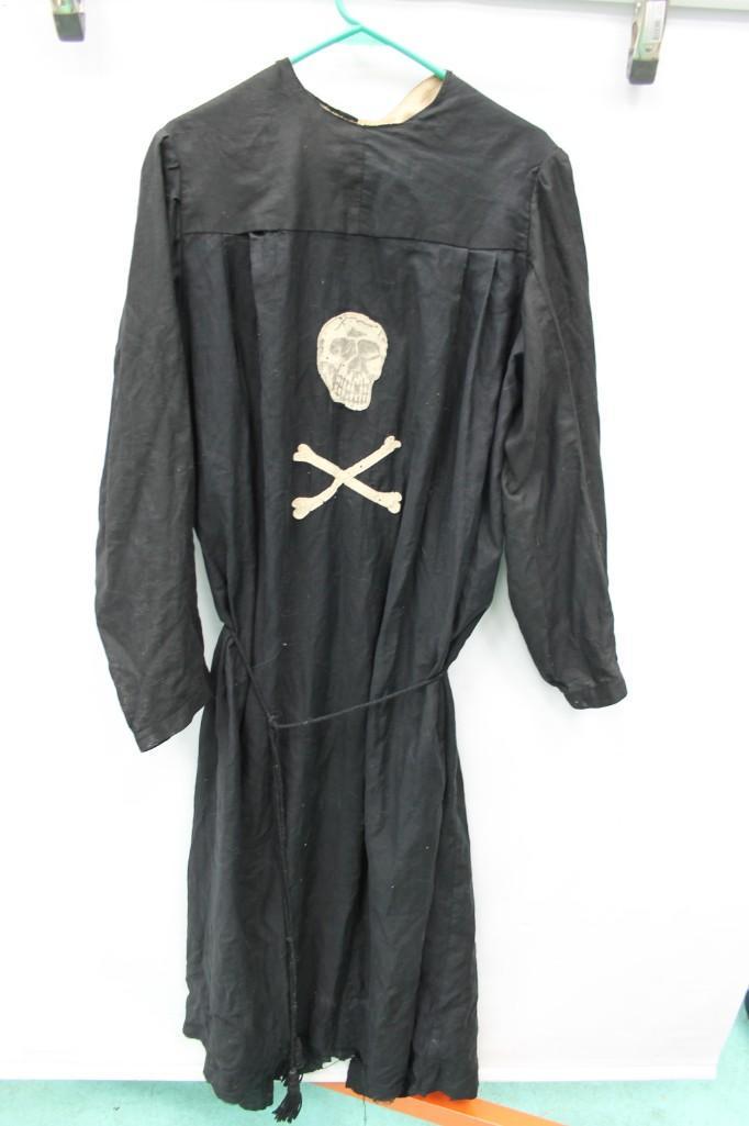 Vintage 1900's Odd Fellow Robe (1 of 7)