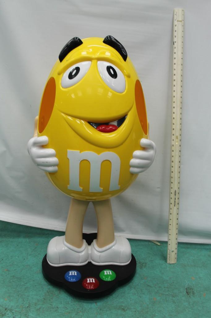 Yellow M&M (1 of 6)
