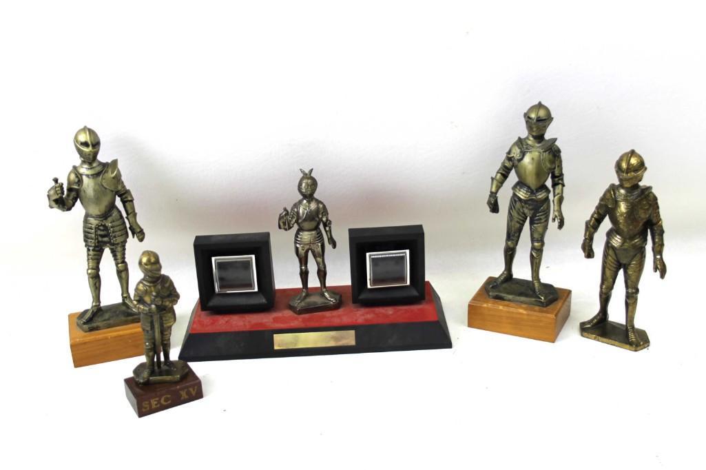 Lot of 5 Knights in Armor Figurines / Displays: Lot of 5 Knights in Armor Figurines / Displays