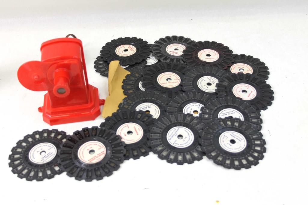 Vintage 1950 Rudolph the Red Nosed Reindeer Projector: Vintage 1950 Rudolph the Red Nosed Reindeer Projector . Complete and Works . In original box