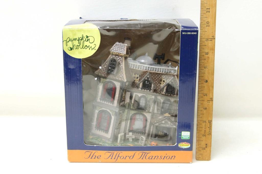 Lemax Pumpkin Hollow Alford Mansion in Original Box: Lemax Pumpkin Hollow Alford Mansion Halloween Village Decoration in Original Box