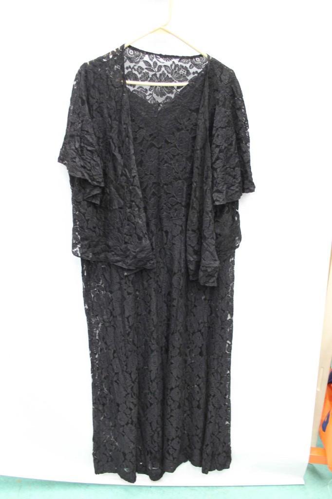 Vintage Black Lace Dress (1 of 3)