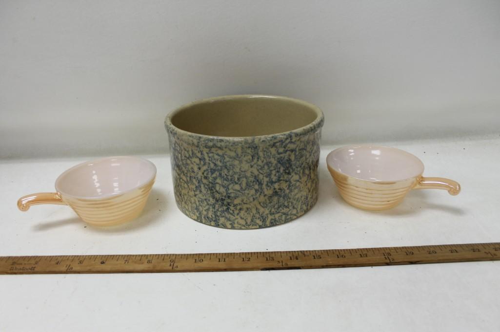 Roseville Spongeware Crock 700-B and Fire King Marigold (1 of 4)