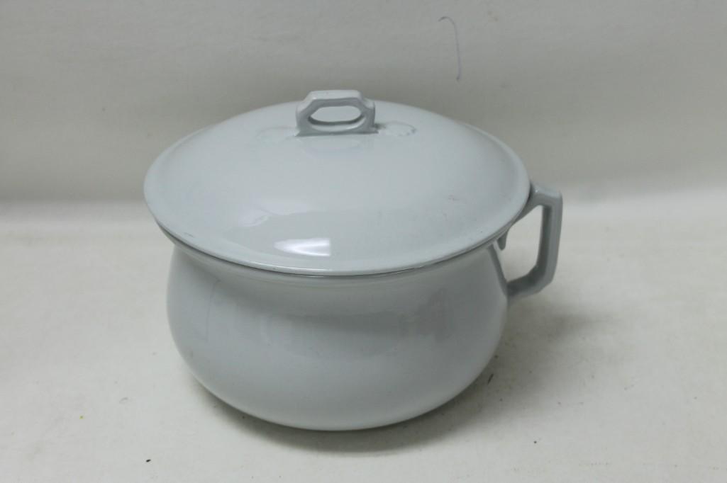 Ironstone China Chamber Pot with Lid J & G Meakin, (1 of 4)