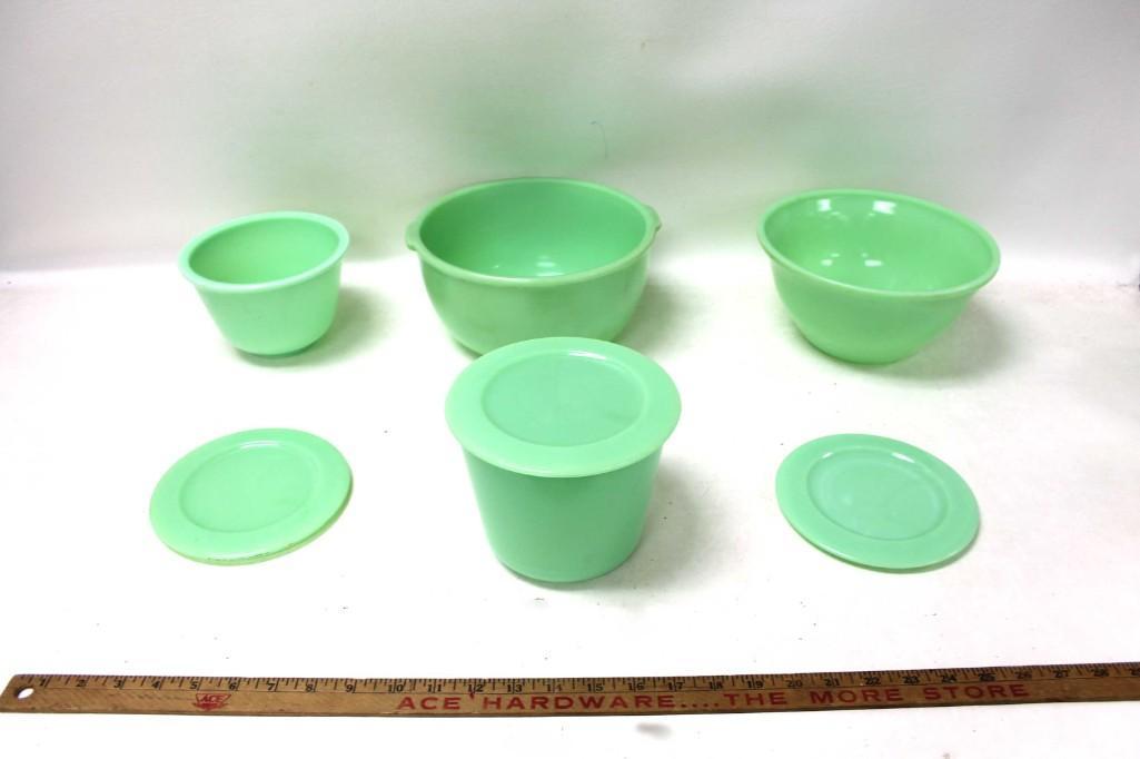 Lot of 4 McKee Jadeite Green Bowls and 3 Lids (1 of 7)