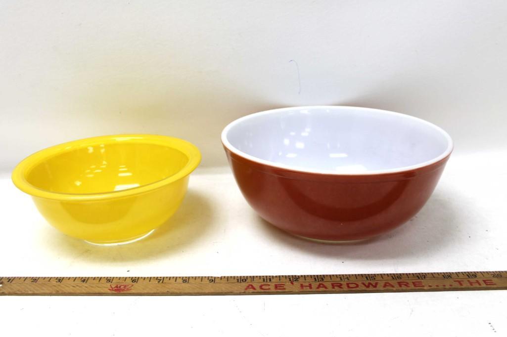 Lot of 2 Pyrex Mixing Bowls , 1 is Vintage (1 of 6)