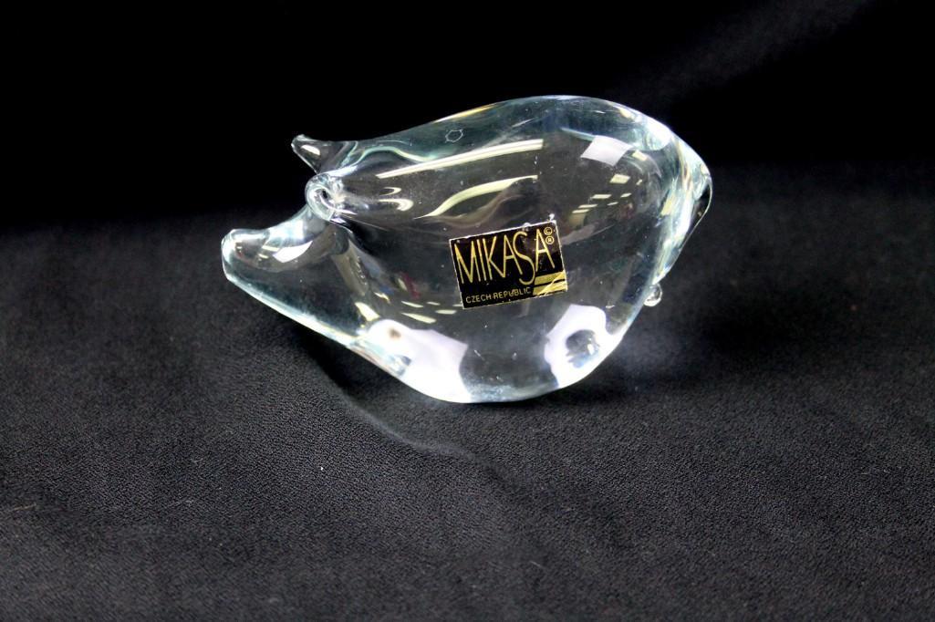 Mikasa Pig Paperweight (1 of 3)