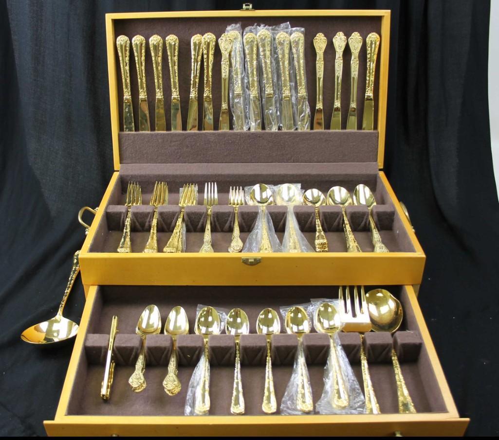 Nice Set of Gold Tone Flatware in a Wooden Box (1 of 7)