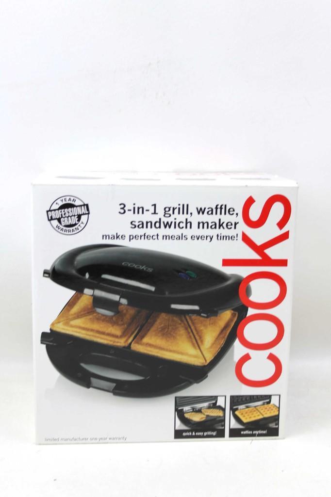 3 in 1 Grill , Waffle , Sandwich Maker in Original Box: 3 in 1 Grill , Waffle , Sandwich Maker in Original Box