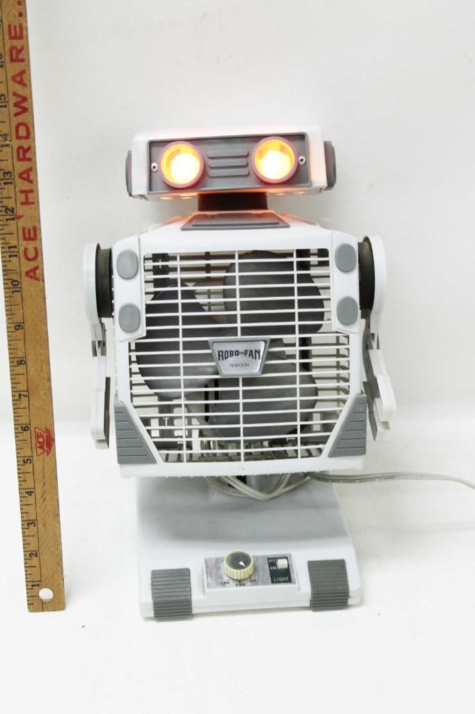 Robot Fan Works , Lights up and Moves: Robot Fan Works , Lights up and Moves