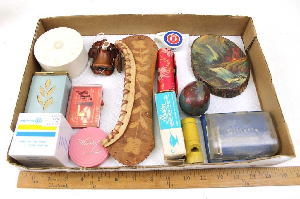 Lot of Vintage Smalls incl Razor , Powder Box , (1 of 4)