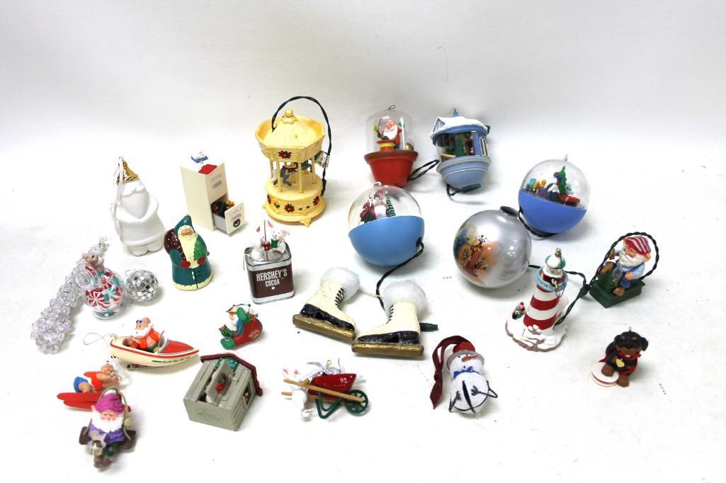 Lot of Christmas Ornaments incl Disney: Lot of Christmas Ornaments incl Disney . Some are motion but are untested