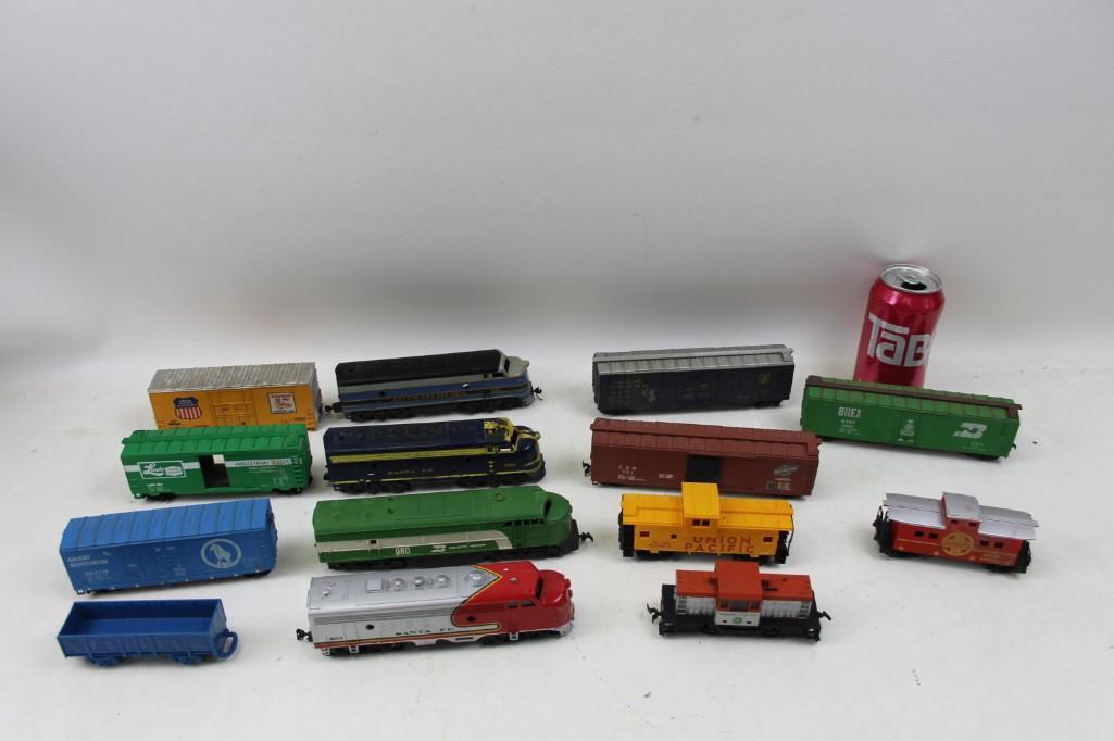 Lot of Model Trains HO Scale: Lot of Model Trains H0 Scale Nice Assortment