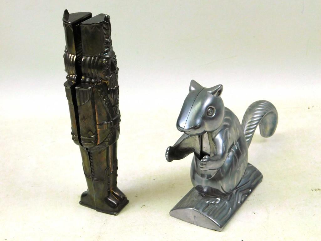 2 Nutcrackers incl Squirrel and a Soldier (1 of 4)