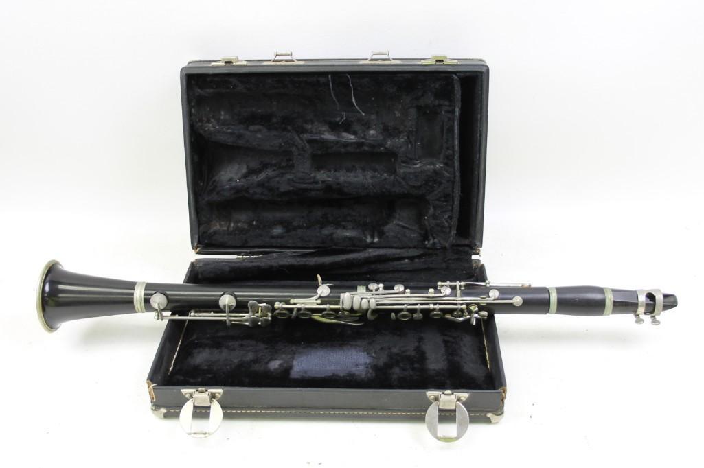 Vintage H Freeman Wood Clarinet in Case: Vintage H Freeman Wooden Clarinet in Case