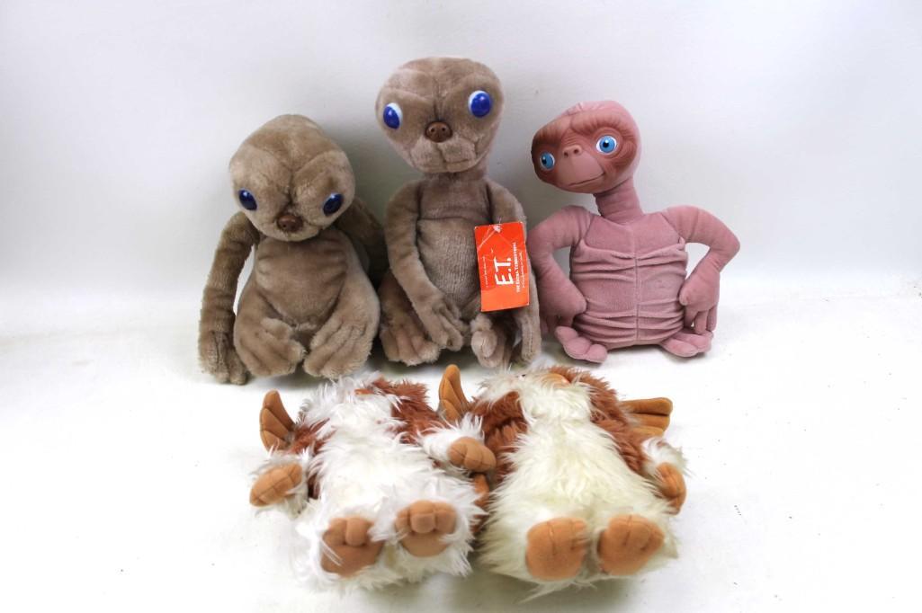 Lot of Vintage ET and Gremlins Plush: Lot of Vintage ET and Gremlins Plush . Includes 3 ET plush and 2 Gizmo Gremlins Plush