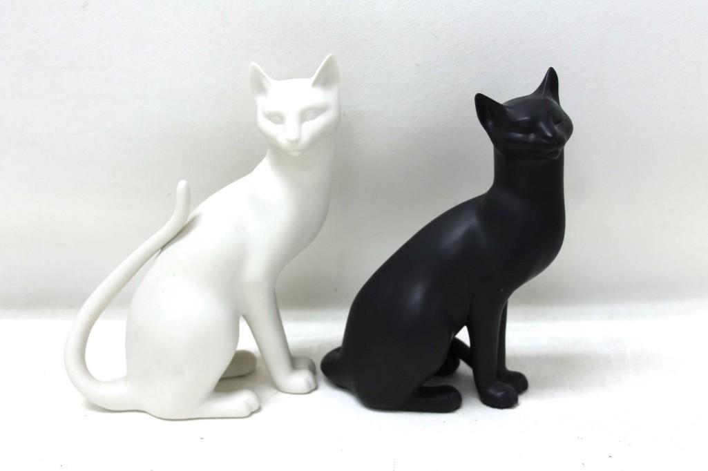 Pair of Franklin Mint Counterpoint Cats: Pair of 1986 Franklin Mint Counterpoint Cats One Black, one White