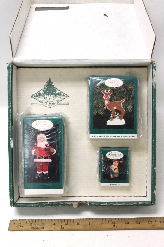1996 Hallmark Keepsake Ornament Collectors Club Gift (1 of 2)