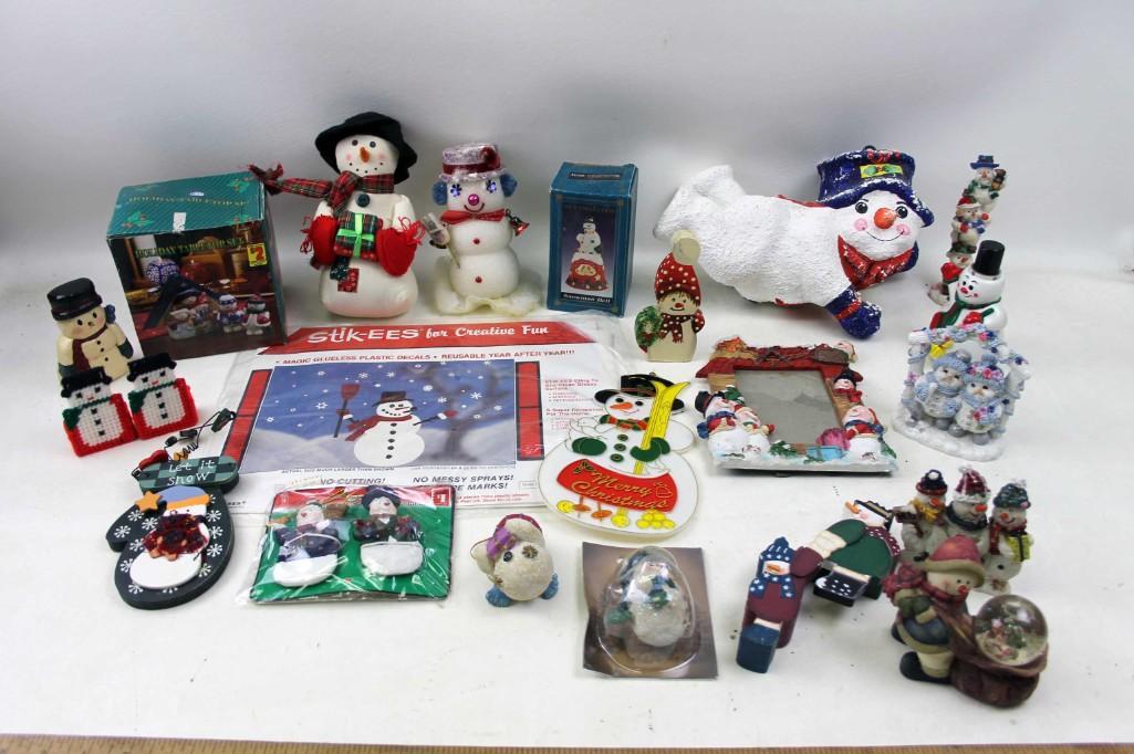 Lot of Christmas Ornaments and Decor Mostly Snowmen: Lot of Christmas Ornaments and Decor Mostly Snowmen