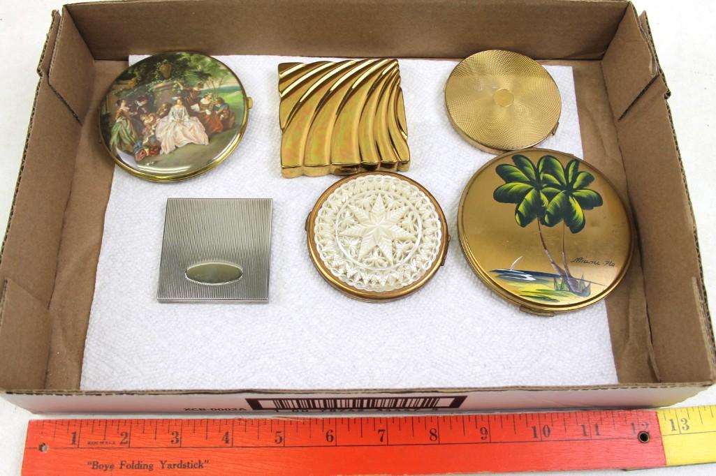 Lot of Vintage Compacts: Lot of Vintage Compacts