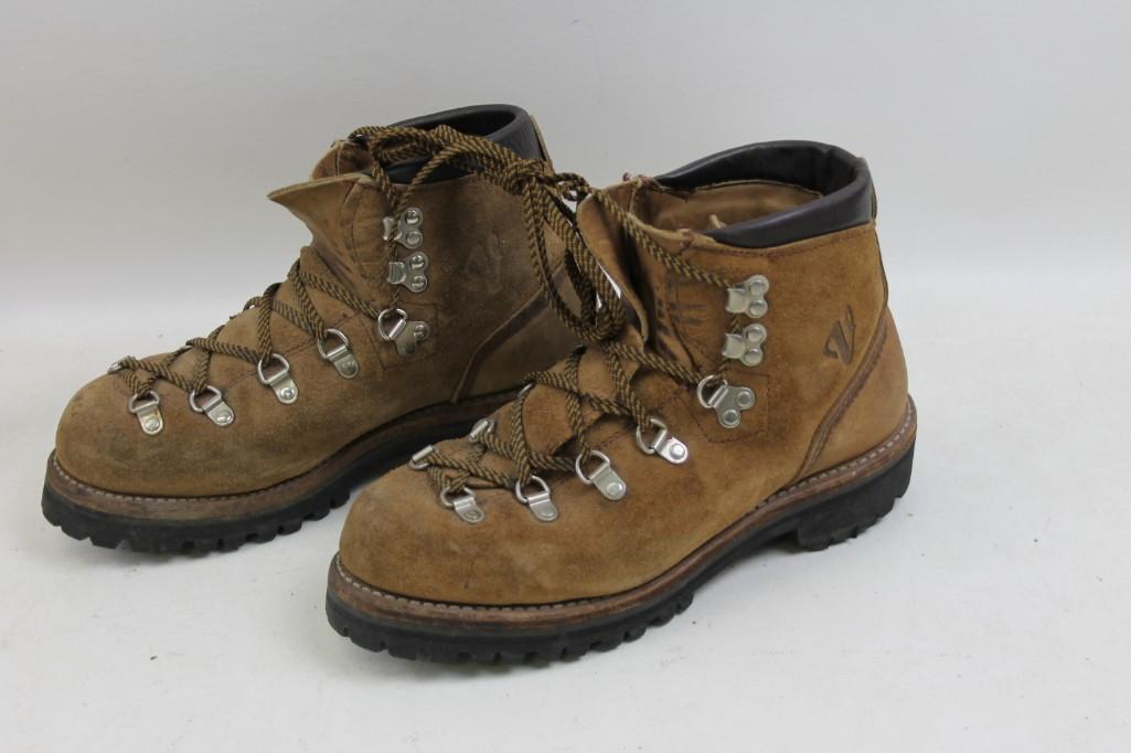 Vintage Vibram Hiking Boots: Vintage Vibram Hiking Boots These are lightly used and in good shape. Women's size 7 US