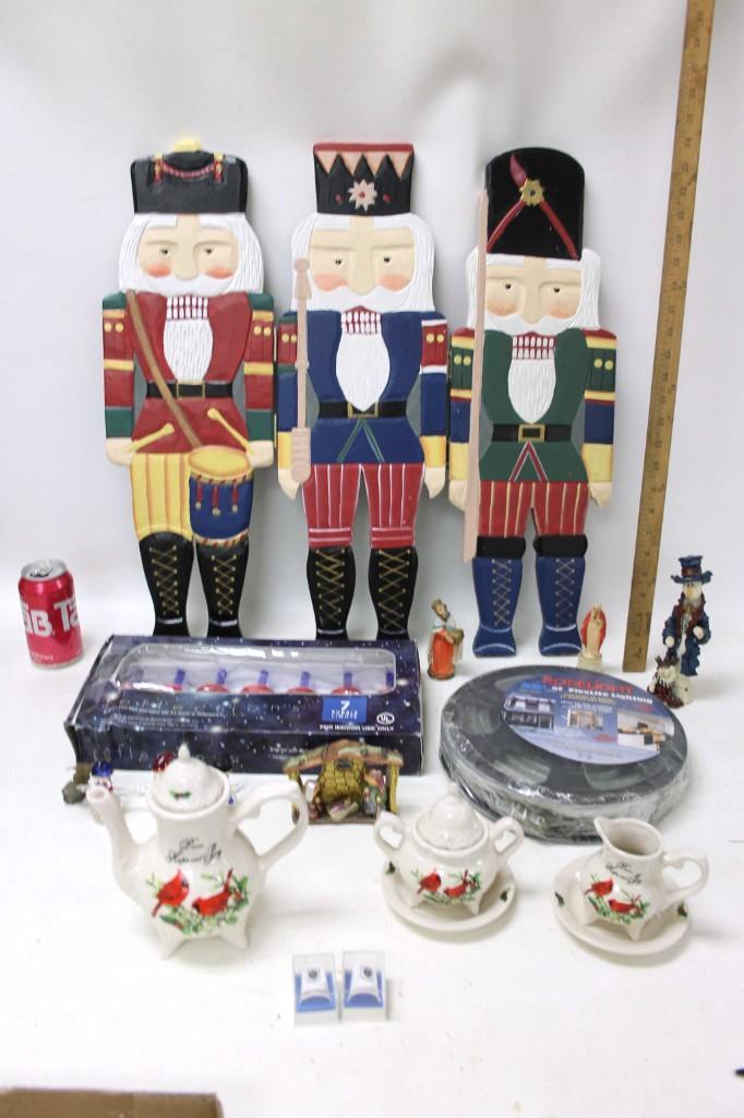 Christmas Lot incl Soldiers , Teapot , Lights , etc (1 of 4)