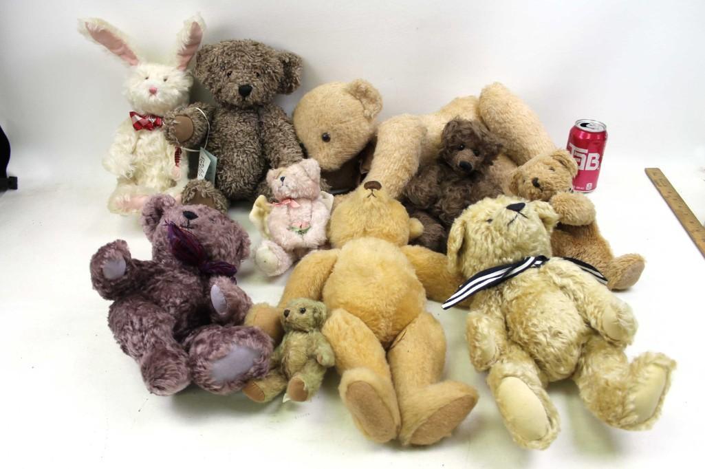 Lot of Plush Animals incl German Mohair: Plush animal and Teddy bears lot including German Mohair
