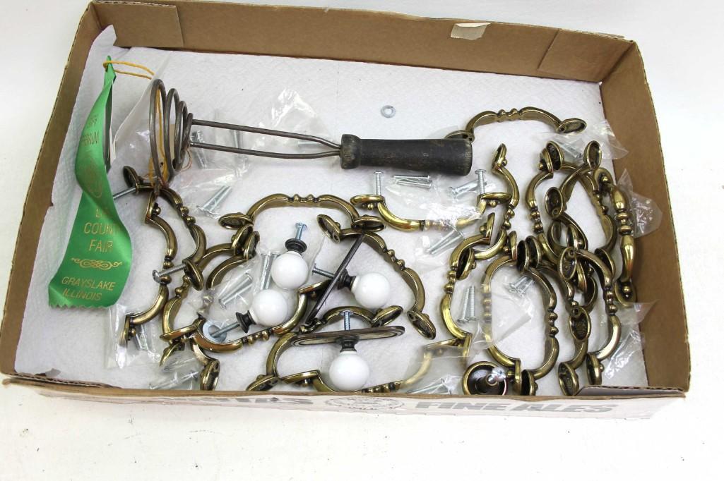 Lot of Drawer Pulls or Handles and Knobs: Lot of Drawer Pulls or Handles and Knobs