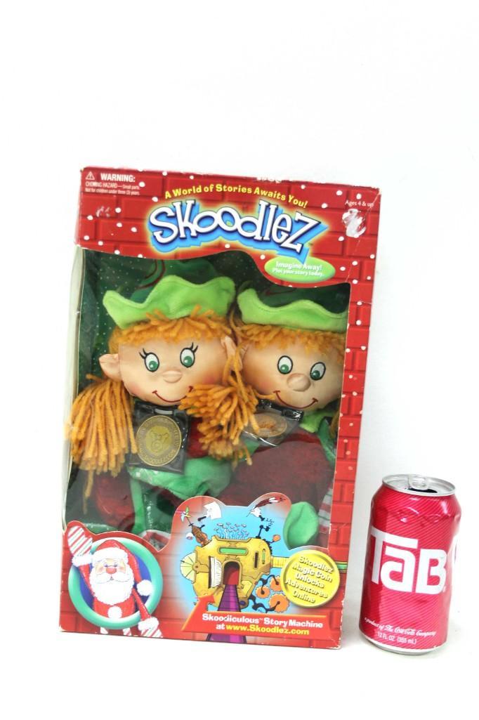 Skoodlez Christmas Elves Plush Boy and Girl Dolls NIB: Skoodlez Christmas Elves Plush Boy and Girl Dolls New in Box