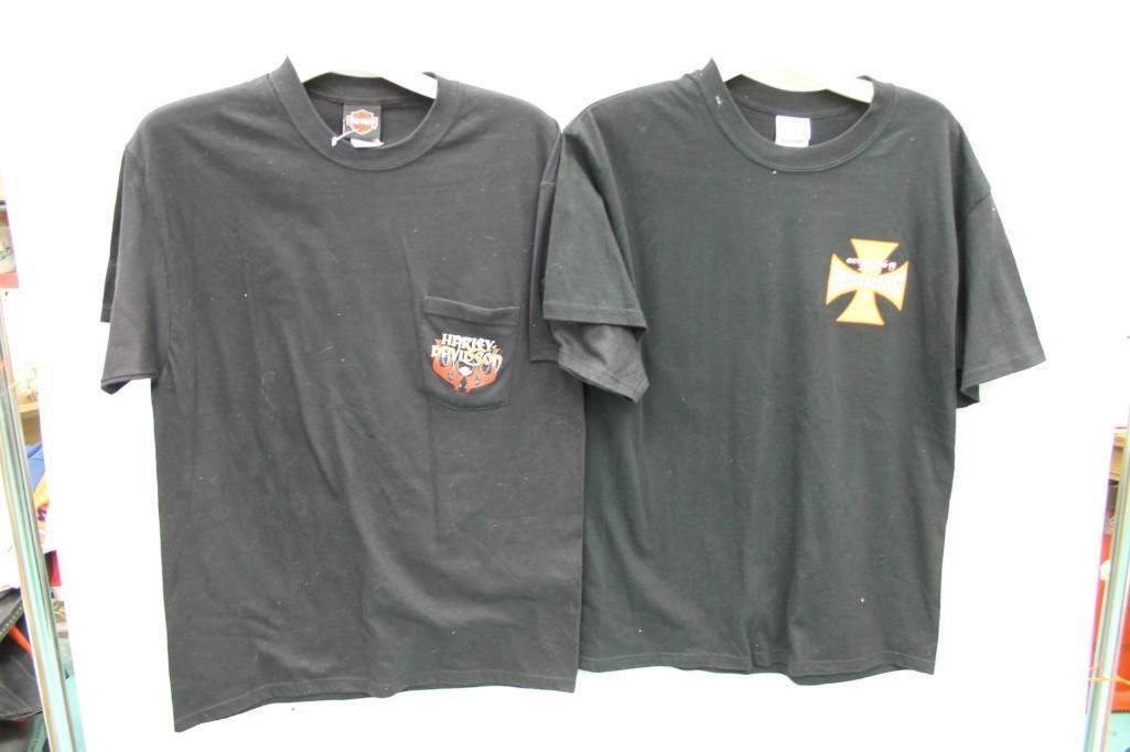 Pair of Harley Davidson T-Shirts Size L: Pair of Harley Davidson T-Shirts Size L Woodstock Harley Davidson and Biketoberfest 2003 One of them has a handy pocket in the front. 