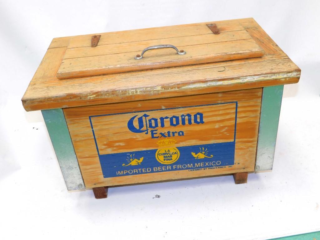 Wood and Metal Corona Extra Cooler: Wood and Metal Corona Extra Cooler