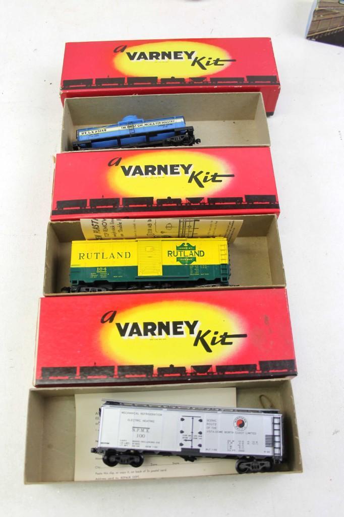 Lot of 3 Model Train Cars: Lot of 3 Model Train Cars . These are already-built model kits
