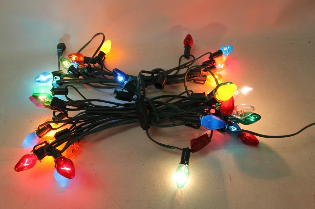 Lot of Vintage Christmas Lights: Lot of Vintage Christmas Lights Some strains have bulbs, some don't