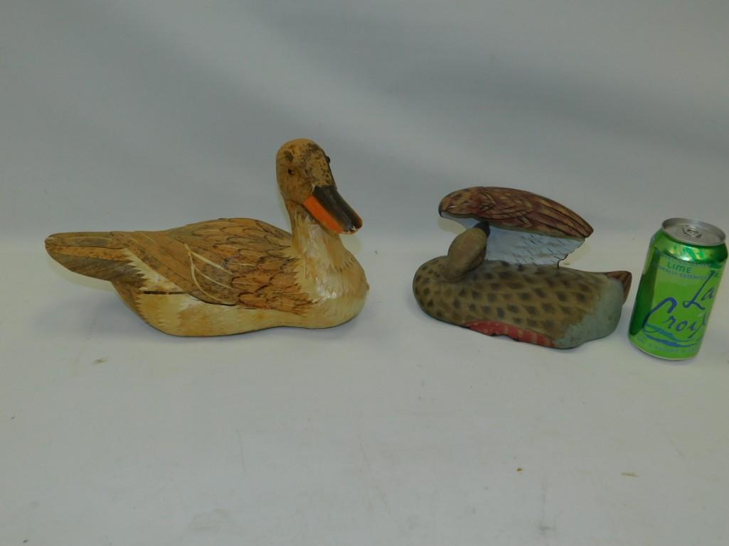 Lot of 2 Duck Decoys: Lot of 2 Duck Decoys One of them is doing something with it's wing Quack quack!