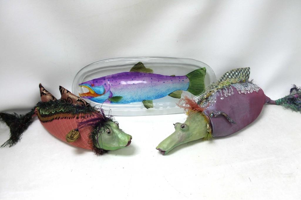 Fish Art Lot incl 2 Artsy Fish and 1 Fish Design Plate: Fish Art Lot incl 2 Artsy Fish with Funny Lipstick and Fancy Outfits and 1 Fish Design Plate