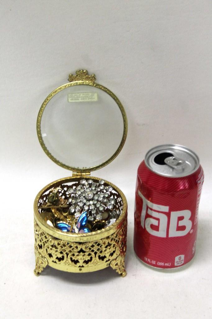 Hollywood Regency Jewelry Box Filled w Costume Jewelry: Hollywood Regency Jewelry Box Filled w Costume Jewelry incl Pins and Brooches . In some of the pictures we have spread out the jewelry onto a try so that you can see what is included. 