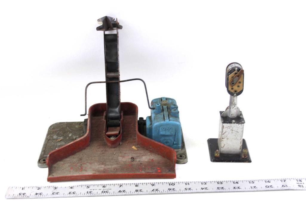 Lionel 397 Coal Loader Train Accessory and Another: Lionel 397 Coal Loader Train Accessory and Another accessory