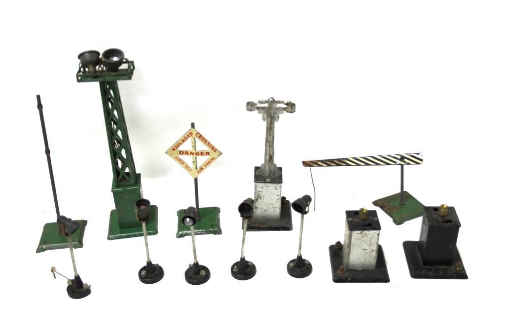 Lot of Model Train Accessories including Signs, Gates,: Lot of Vintage Model Train Accessories including Signs, Gates, Lights, etc.