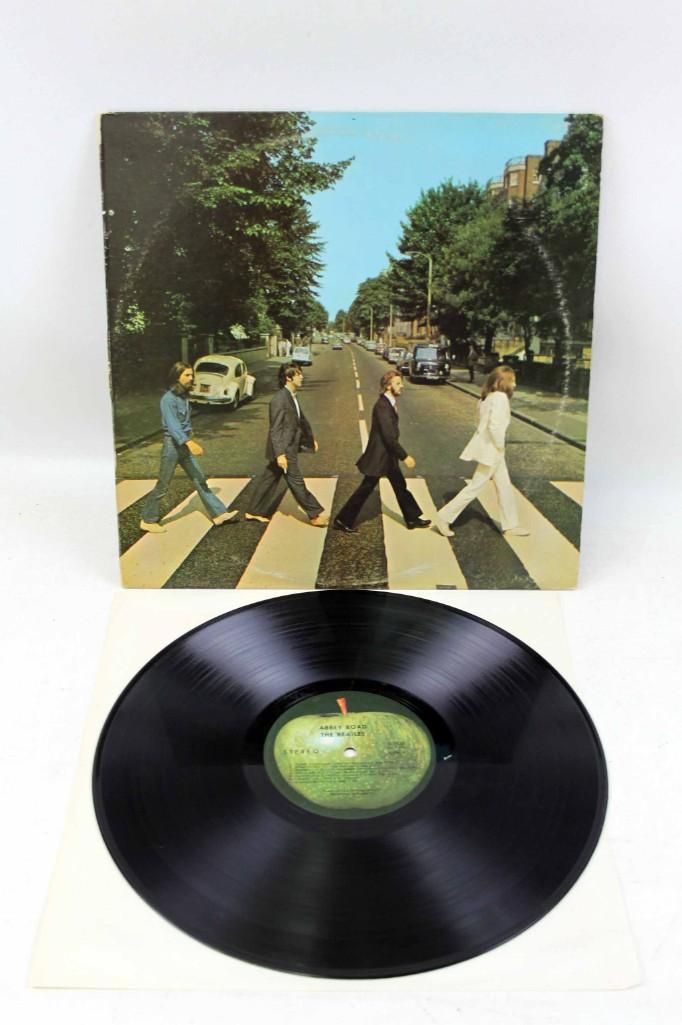 The Beatles Abbey Road Vinyl LP Record: The Beatles Abbey Road Vinyl LP Record Record is in good shape