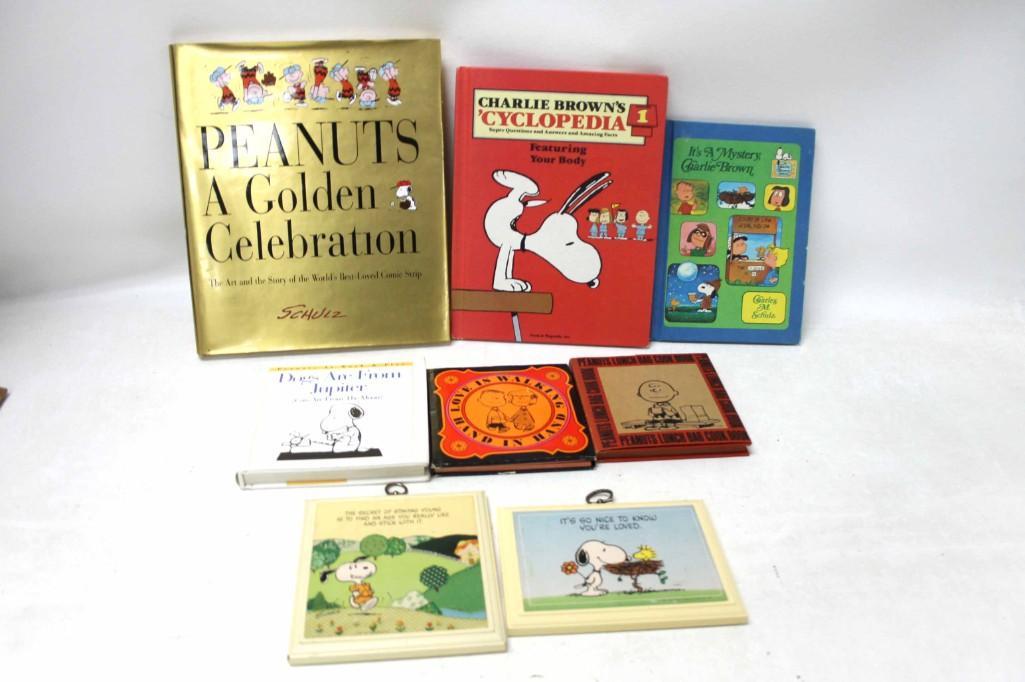 Peanuts Charlie Brown Snoopy Collectibles (1 of 5)