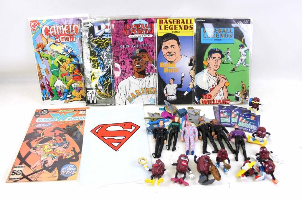 Lot of Comic Books and Action Figures (1 of 4)
