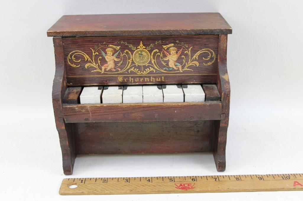 Vintage Schoenhut Toy Piano from 1890 (1 of 9)