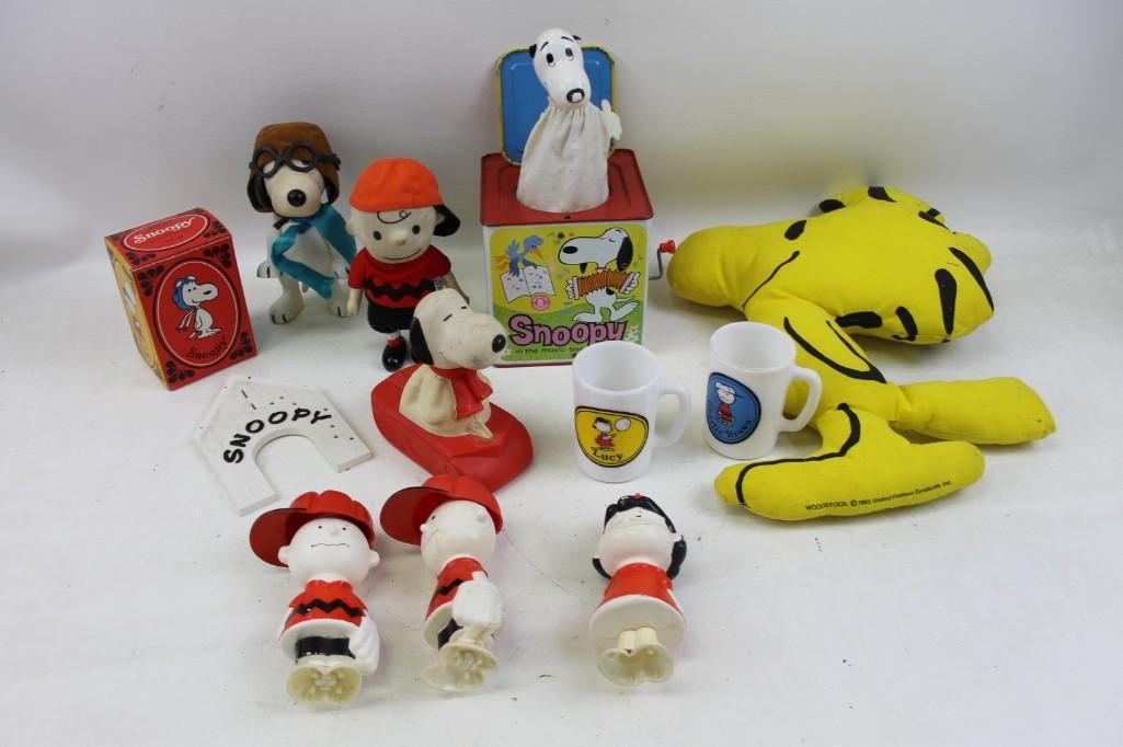 Peanuts Gang Lot includes Vintage Snoopy, Charlie (1 of 4)