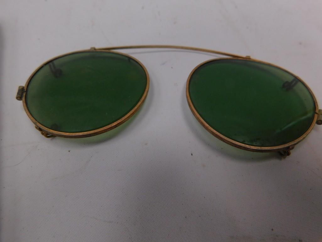 Vintage Bausch & Lomb Ray Ban Sunglasses with leather: Vintage Bausch & Lomb Ray Ban Sunglasses with leather Case