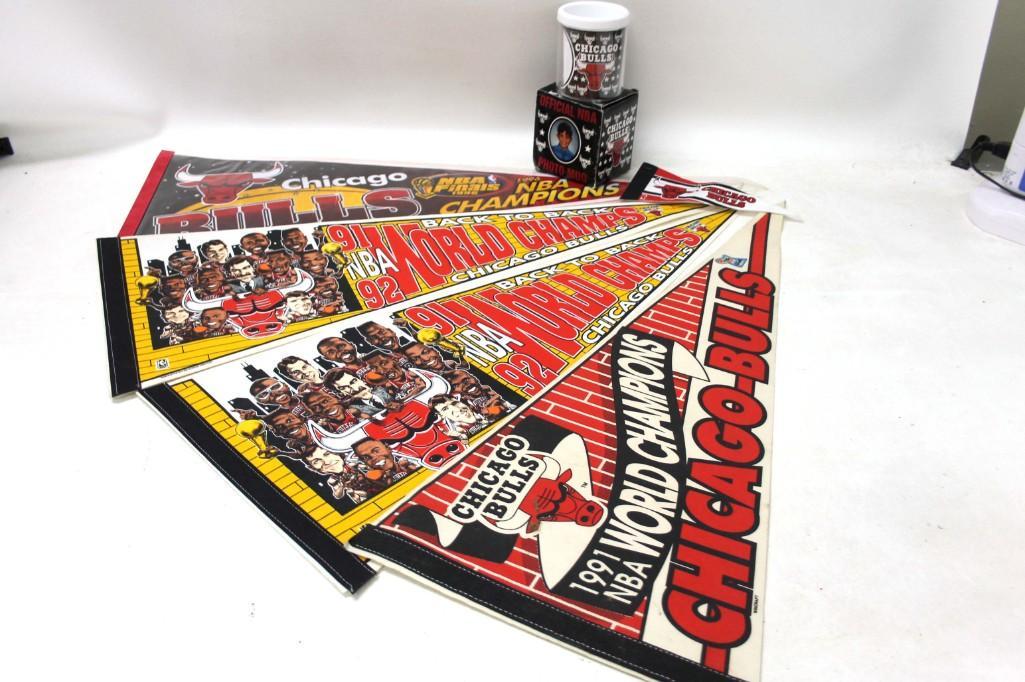 Chicago Bulls Memorabilia Lot incl Pennants and a Mug (1 of 3)