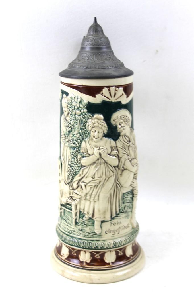2 Liter Beer Stein Depicting 2 Young Lovers Talking (1 of 11)